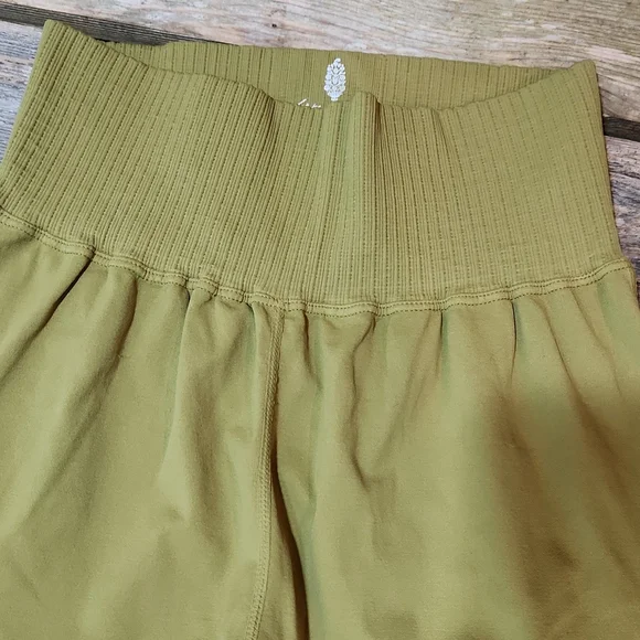 FP Movement Good Karma Flare Leggings Dusty Military M/L FP082 NWOT - Picture 4 of 7